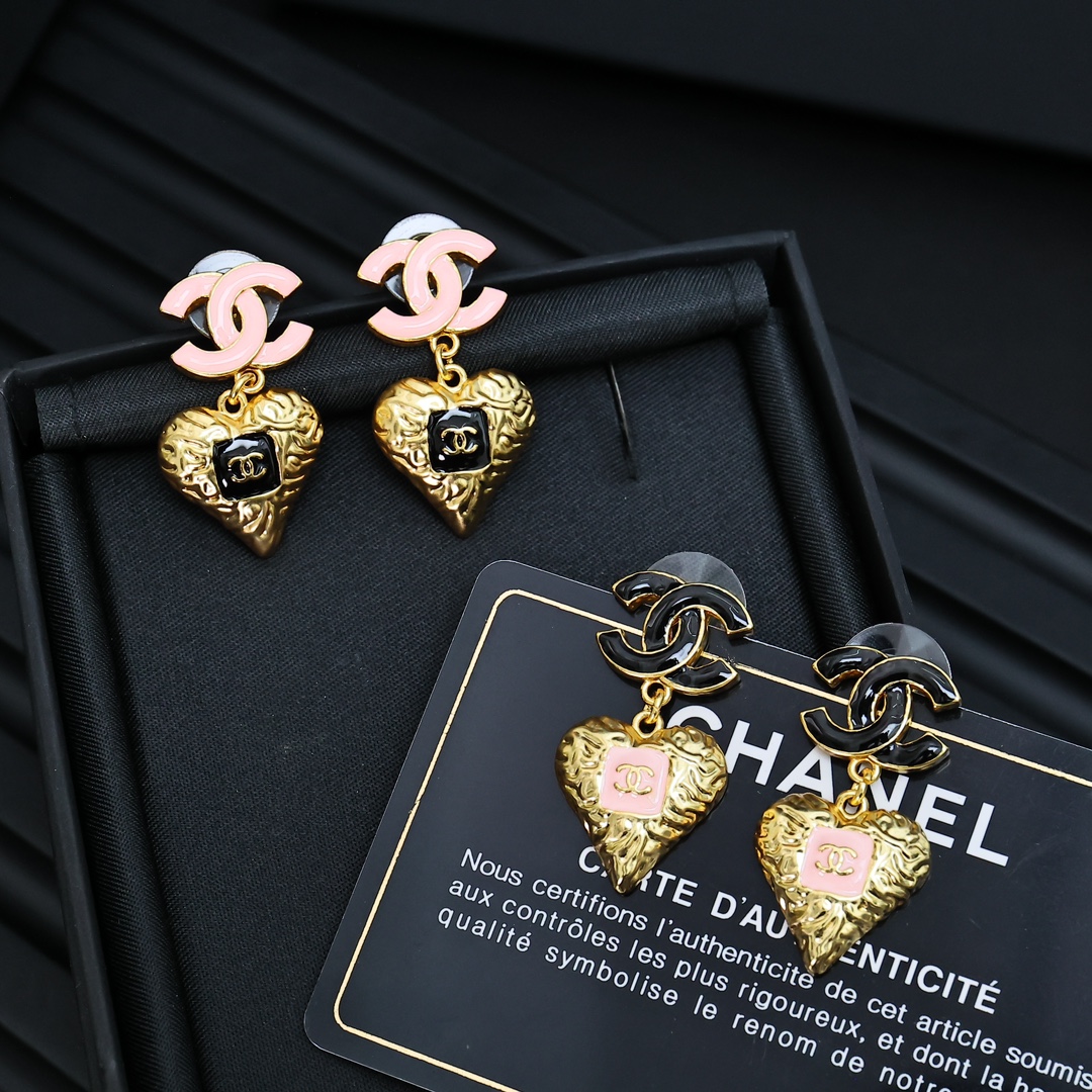 Chanel Chanel 熔岩小爱心耳环