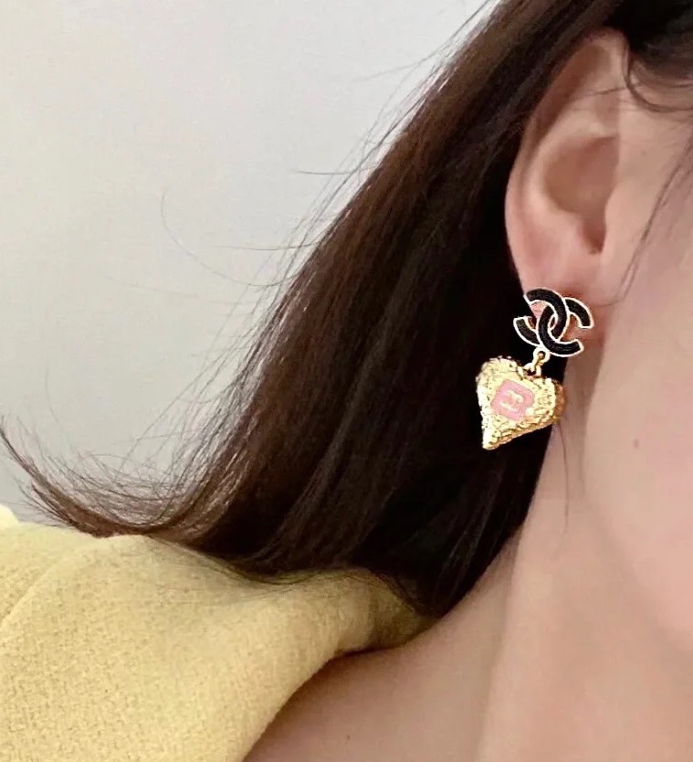 Chanel Chanel 熔岩小爱心耳环