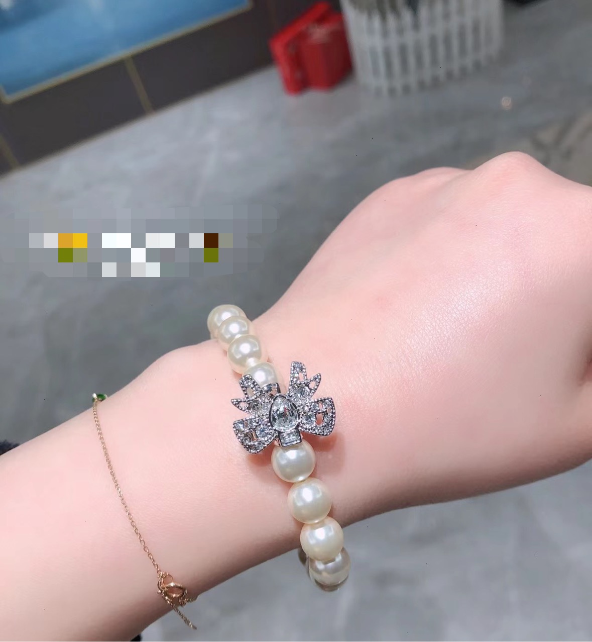 Miumiu Butterfly Pearl Bracelet: Sweet, Stylish, Romantic French Sweetheart - 图片 3