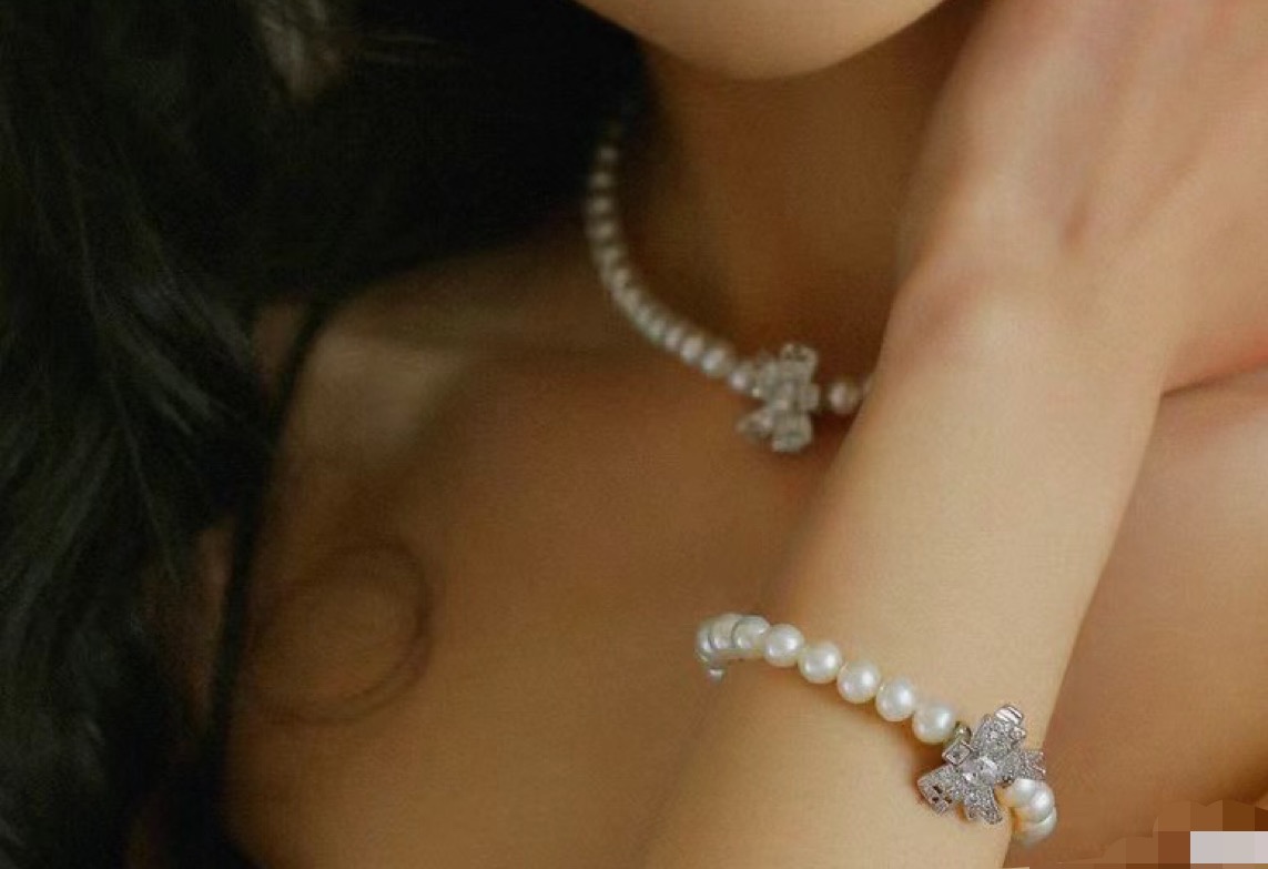 Miumiu Butterfly Pearl Bracelet: Sweet, Stylish, Romantic French Sweetheart - 图片 5