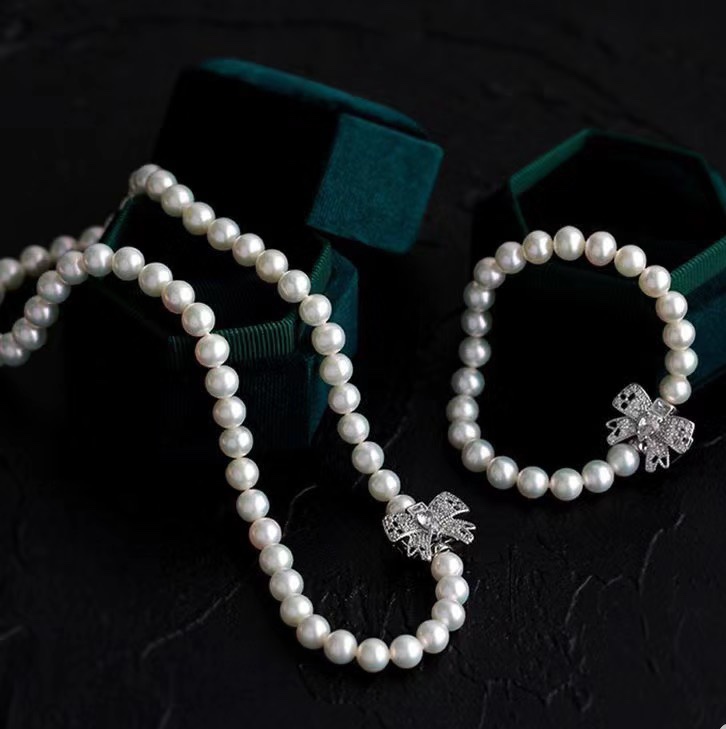 Miumiu Butterfly Pearl Bracelet: Sweet, Stylish, Romantic French Sweetheart - 图片 4
