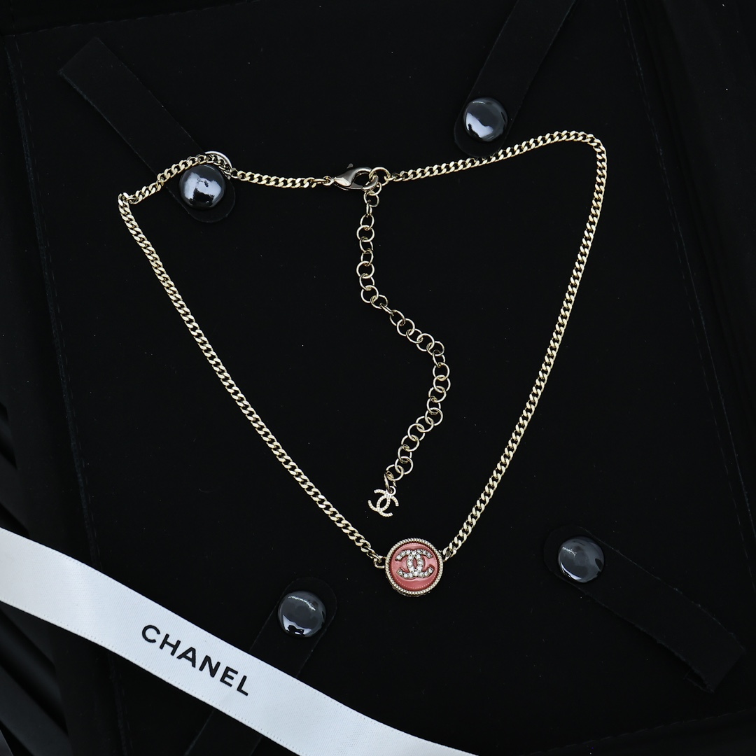 Chanel 糖果色纽扣项链