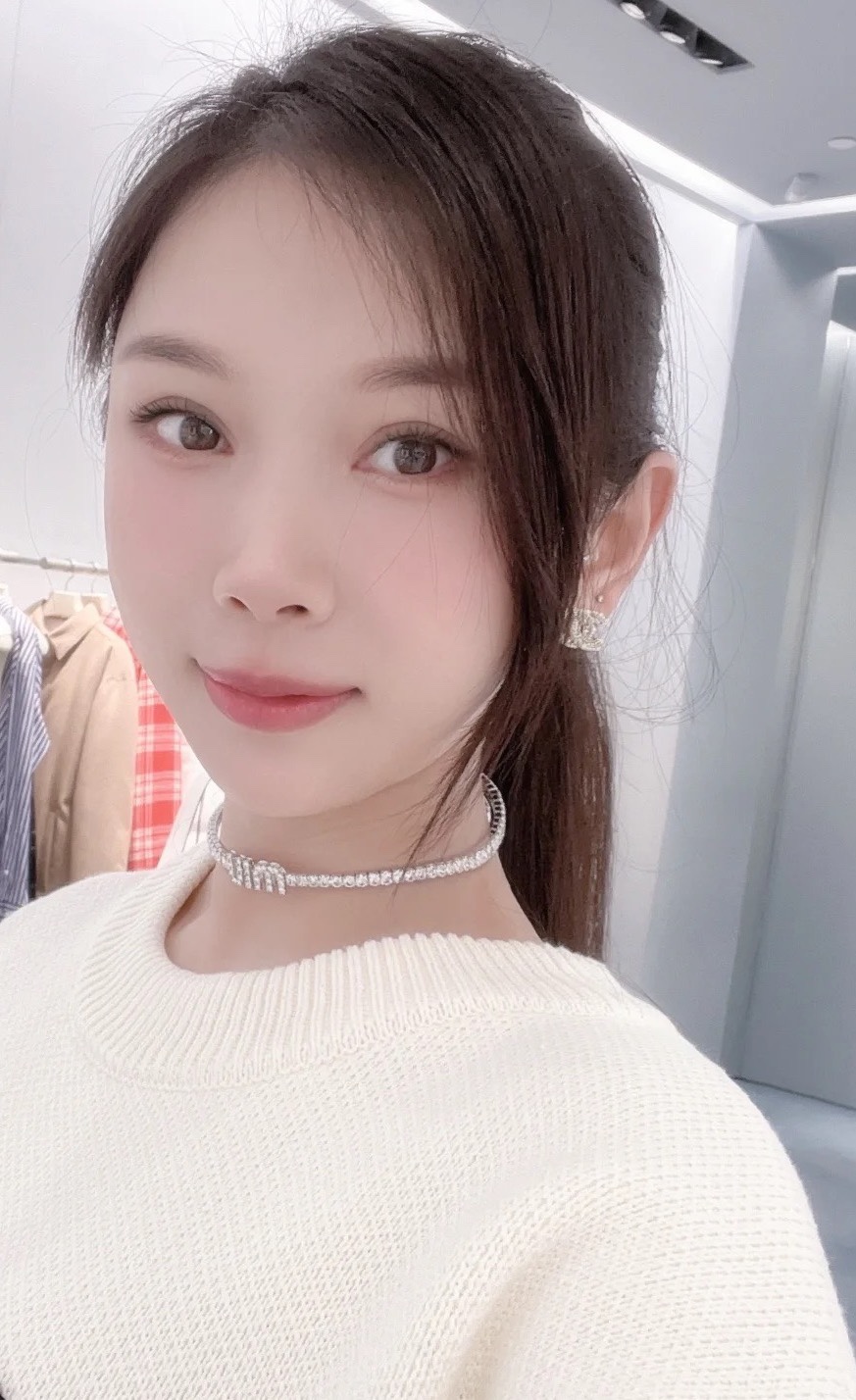  Miu Miu  字母项圈最适合日常搭配～
miumiu缪缪 满钻 bling bling✨原版黄铜五