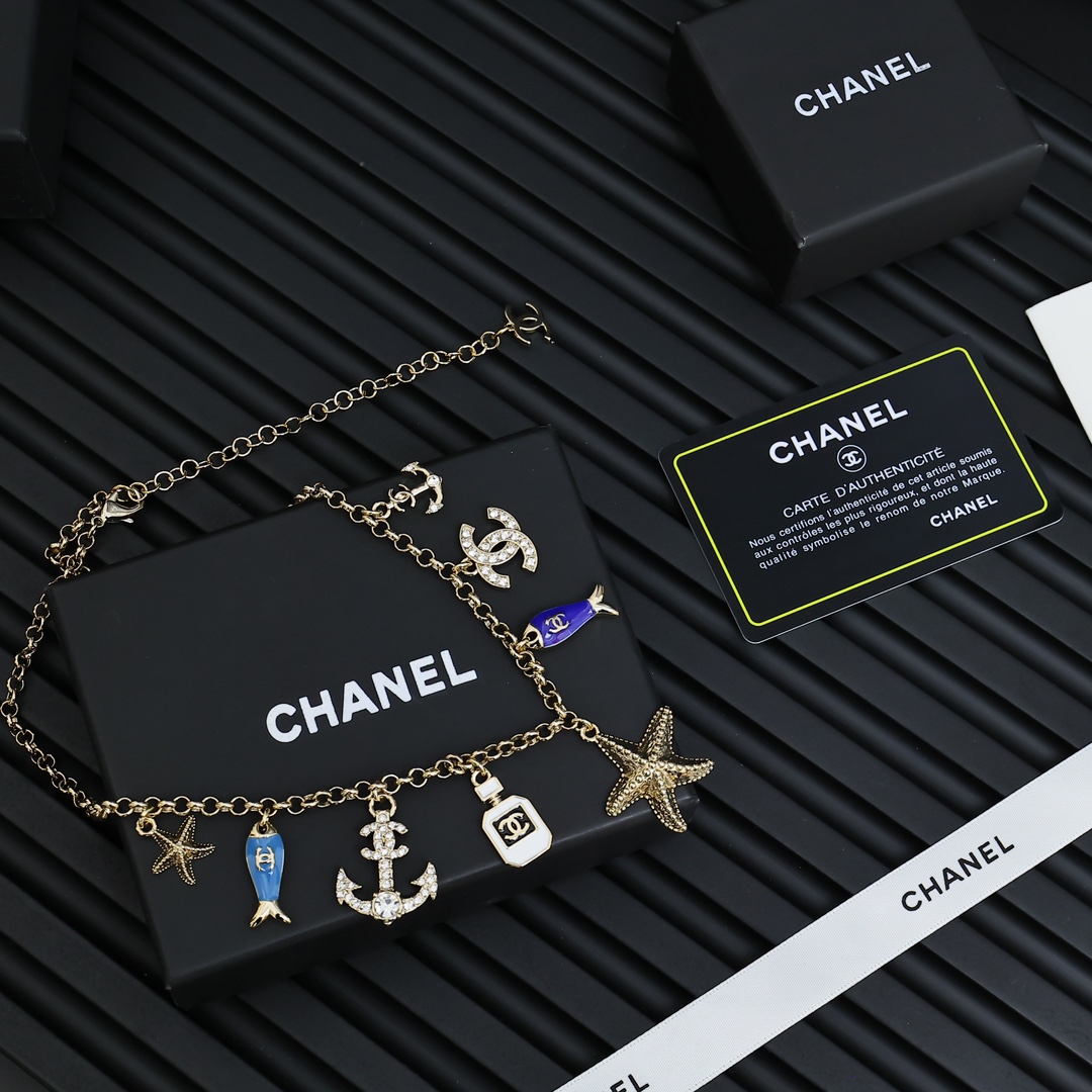 Chanel25C早春系列海星小鱼项链梦幻海洋系列实物还蛮惊艳Chanel25c这期的风格变化还蛮大增加