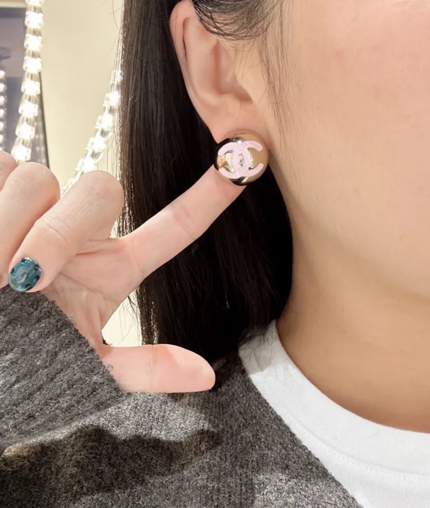 Chanel 断货之王，半球耳钉