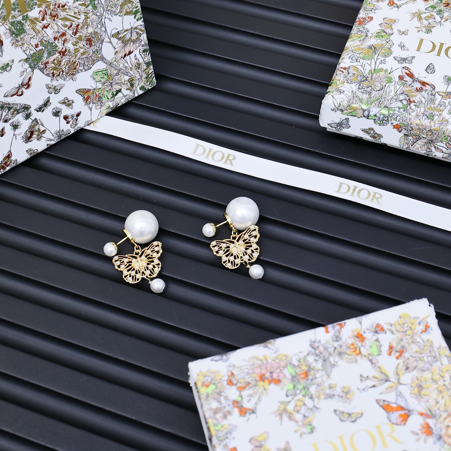 디올 귀걸이 135136 Dior Earrings 썸네일 이미지