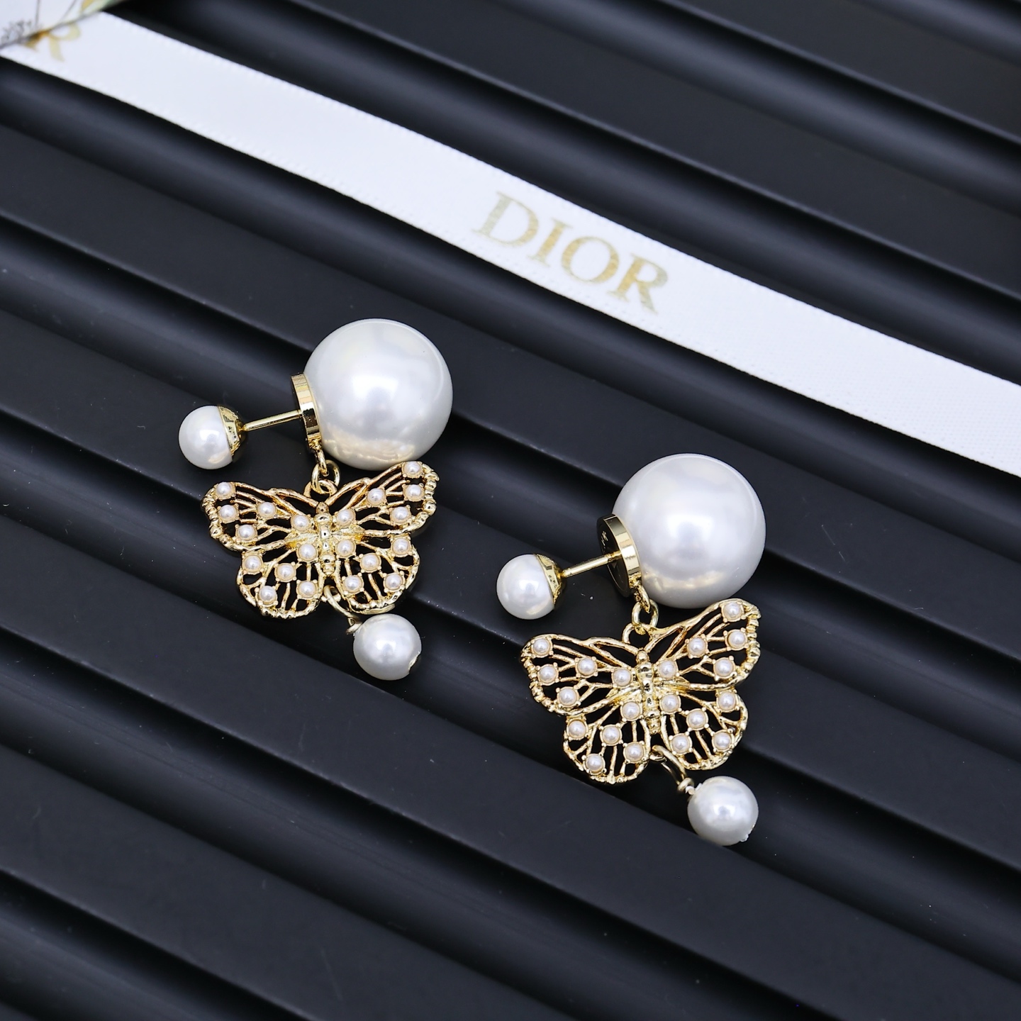 디올 귀걸이 135136 Dior Earrings 썸네일 이미지