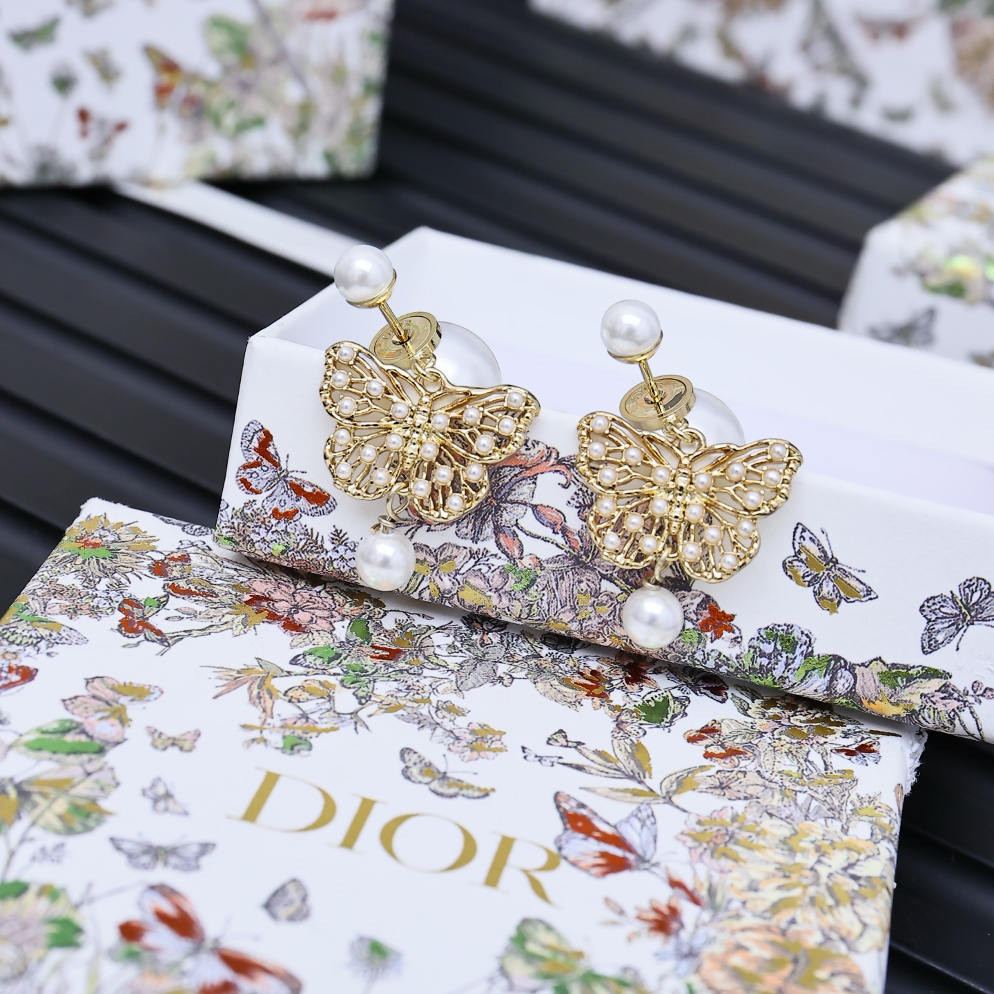 디올 귀걸이 135136 Dior Earrings 썸네일 이미지