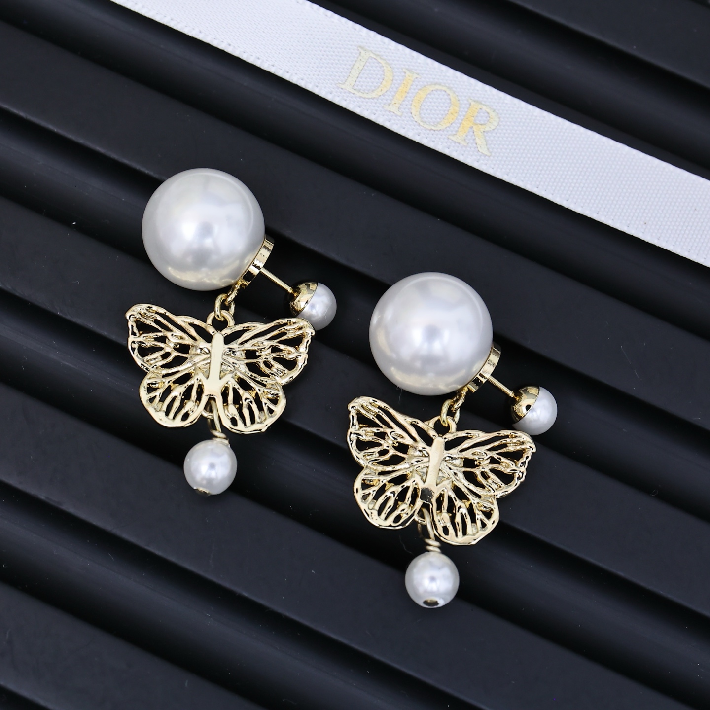 디올 귀걸이 135136 Dior Earrings 썸네일 이미지