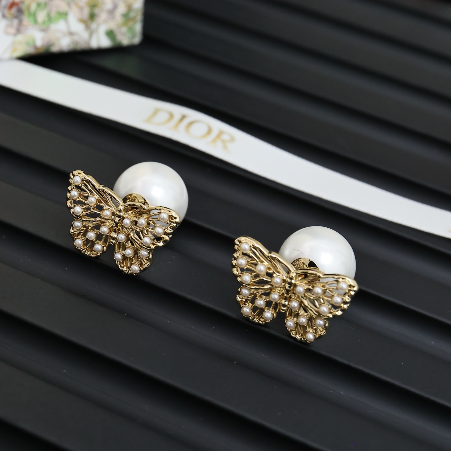 디올 귀걸이 135130 Dior Earrings 썸네일 이미지