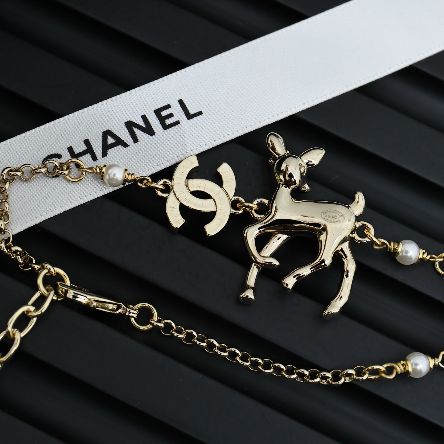  Chanel小鹿双c手链
小鹿斑比，仙仙的，少女感满满
云深只见🦌，看见小鹿，遇到福禄😊😊
07603