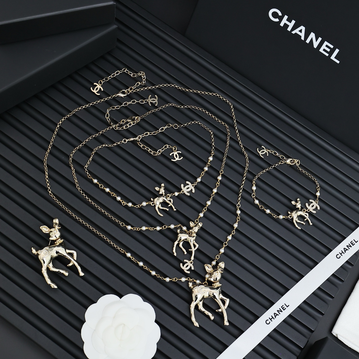  Chanel小鹿双c长项链
小鹿斑比，仙仙的，少女感满满
云深只见🦌，看见小鹿，遇到福禄😊😊
1500