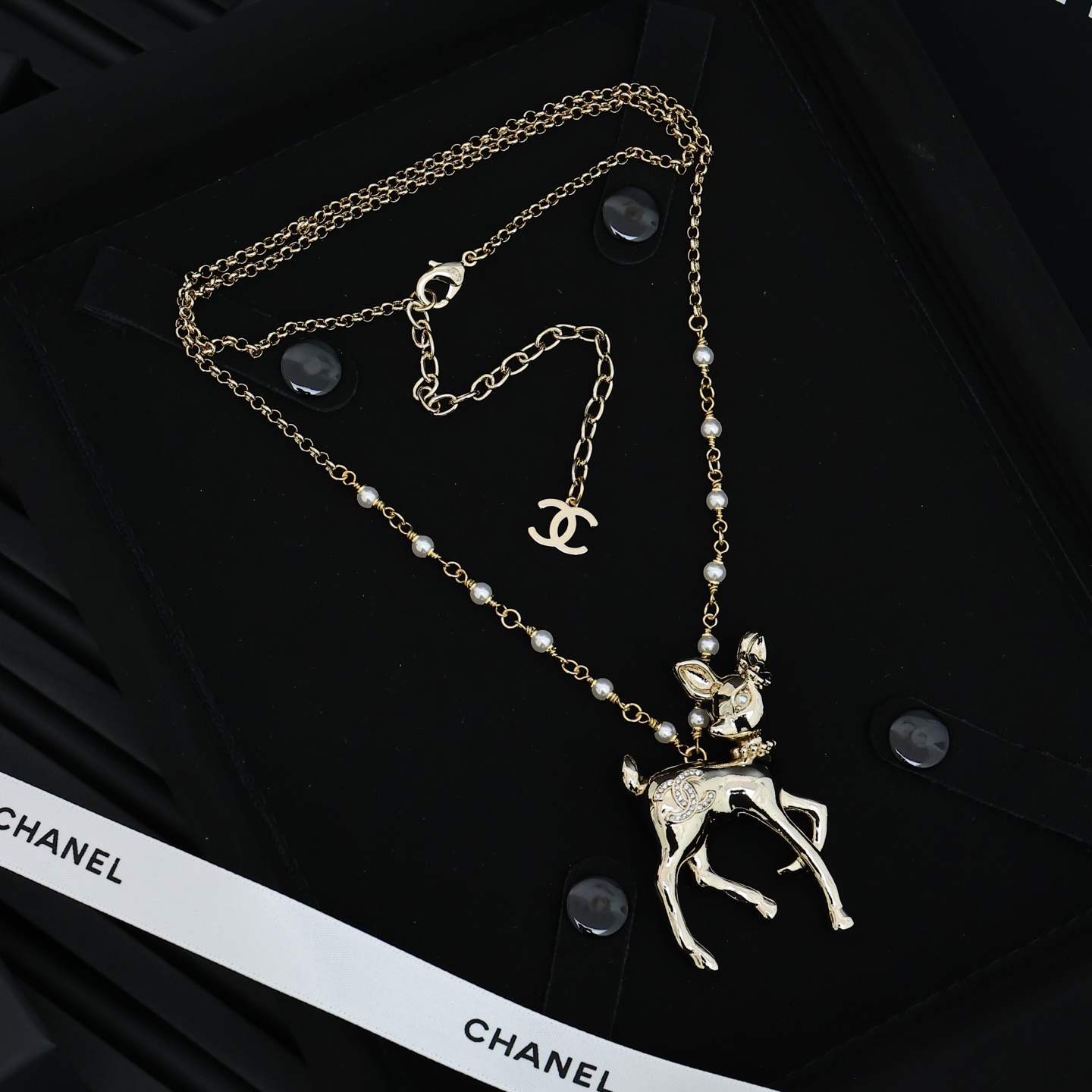  Chanel小鹿双c长项链
小鹿斑比，仙仙的，少女感满满
云深只见🦌，看见小鹿，遇到福禄😊😊
1500