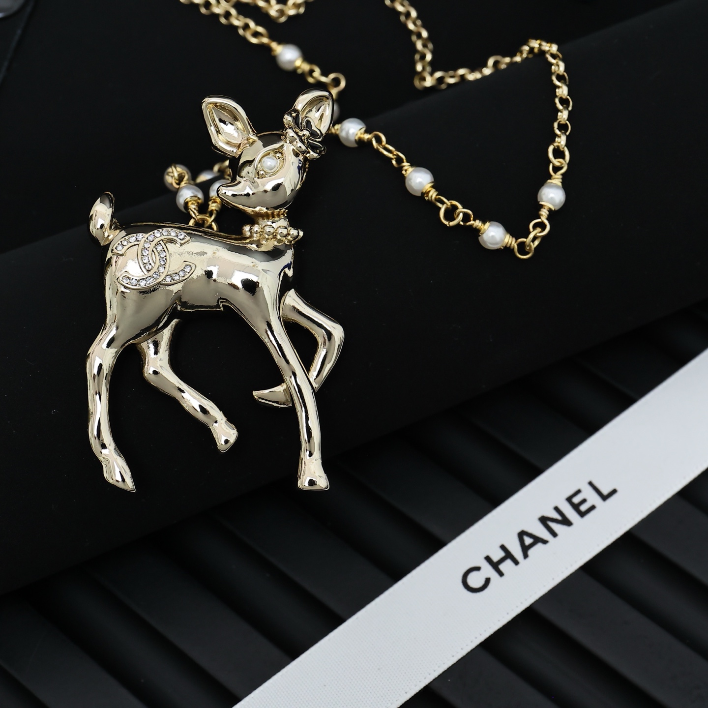  Chanel小鹿双c长项链
小鹿斑比，仙仙的，少女感满满
云深只见🦌，看见小鹿，遇到福禄😊😊
1500