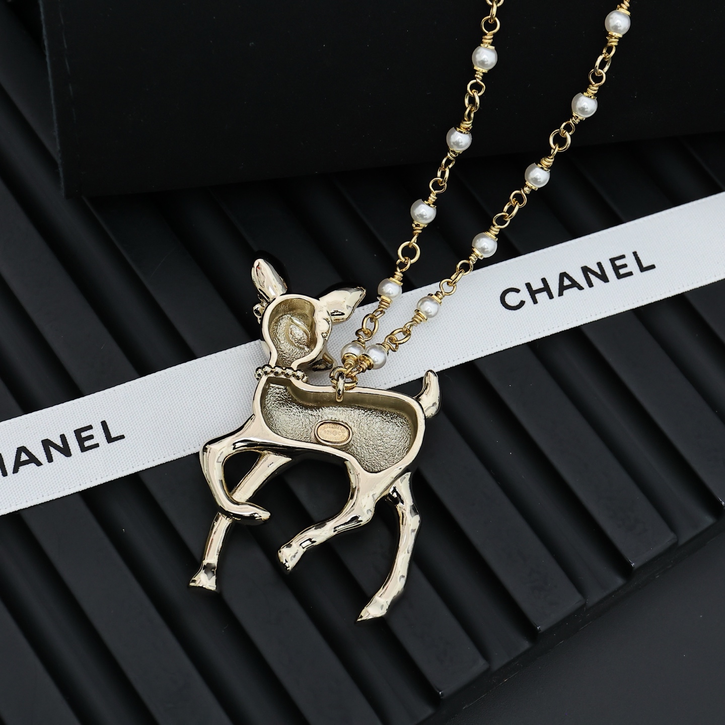  Chanel小鹿双c长项链
小鹿斑比，仙仙的，少女感满满
云深只见🦌，看见小鹿，遇到福禄😊😊
1500