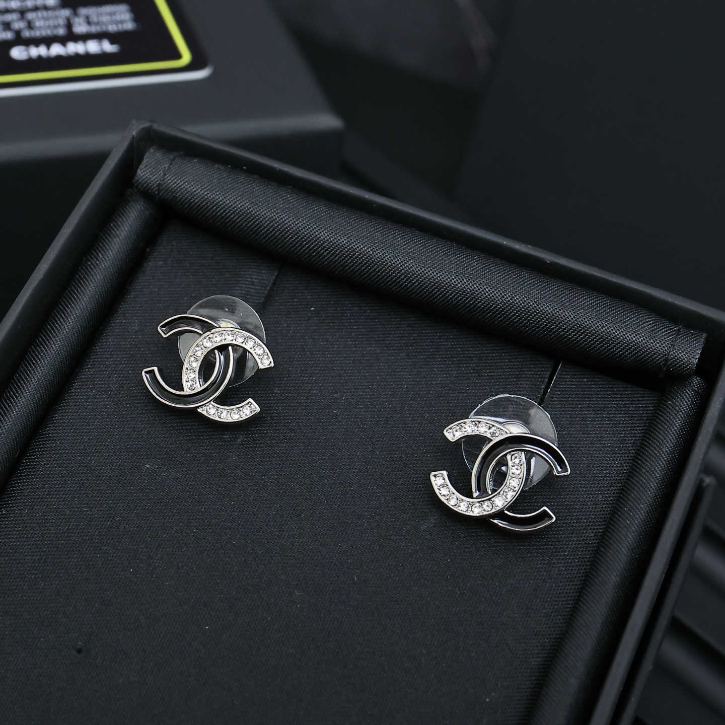 Chanel 115 25s珐琅满钻双c耳钉