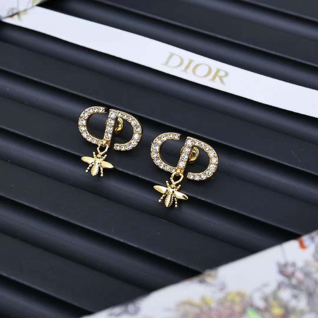Stylish Dior Gold Earrings with CD Letters and Bee Design - 图片 6