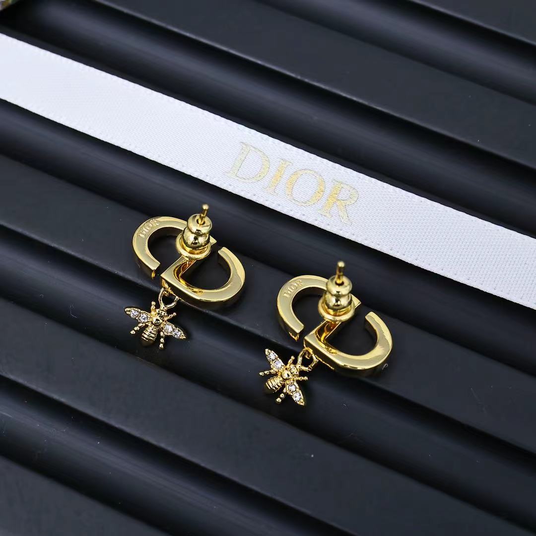 Stylish Dior Gold Earrings with CD Letters and Bee Design - 图片 5