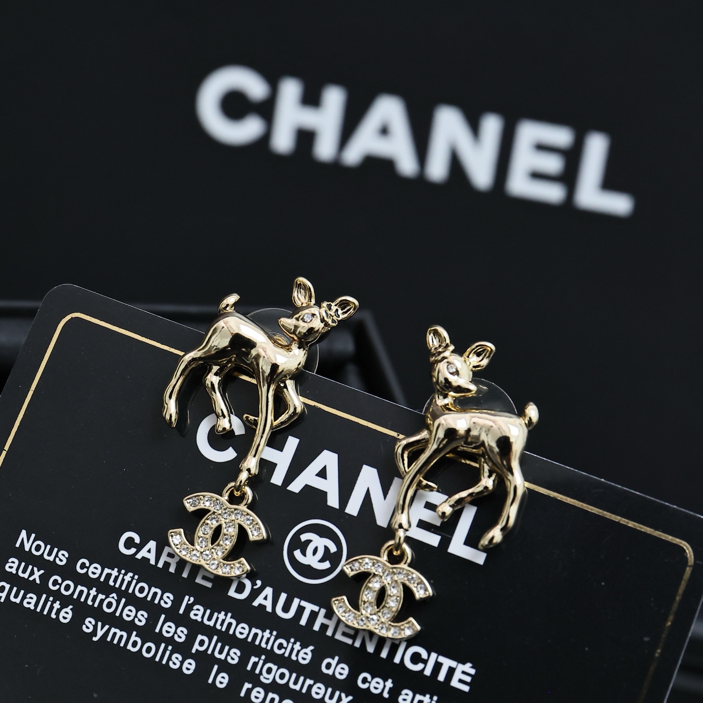  Chanel小鹿双c耳环
小鹿斑比，仙仙的，少女感满满
云深只见🦌，看见小鹿，遇到福禄😊😊
08004