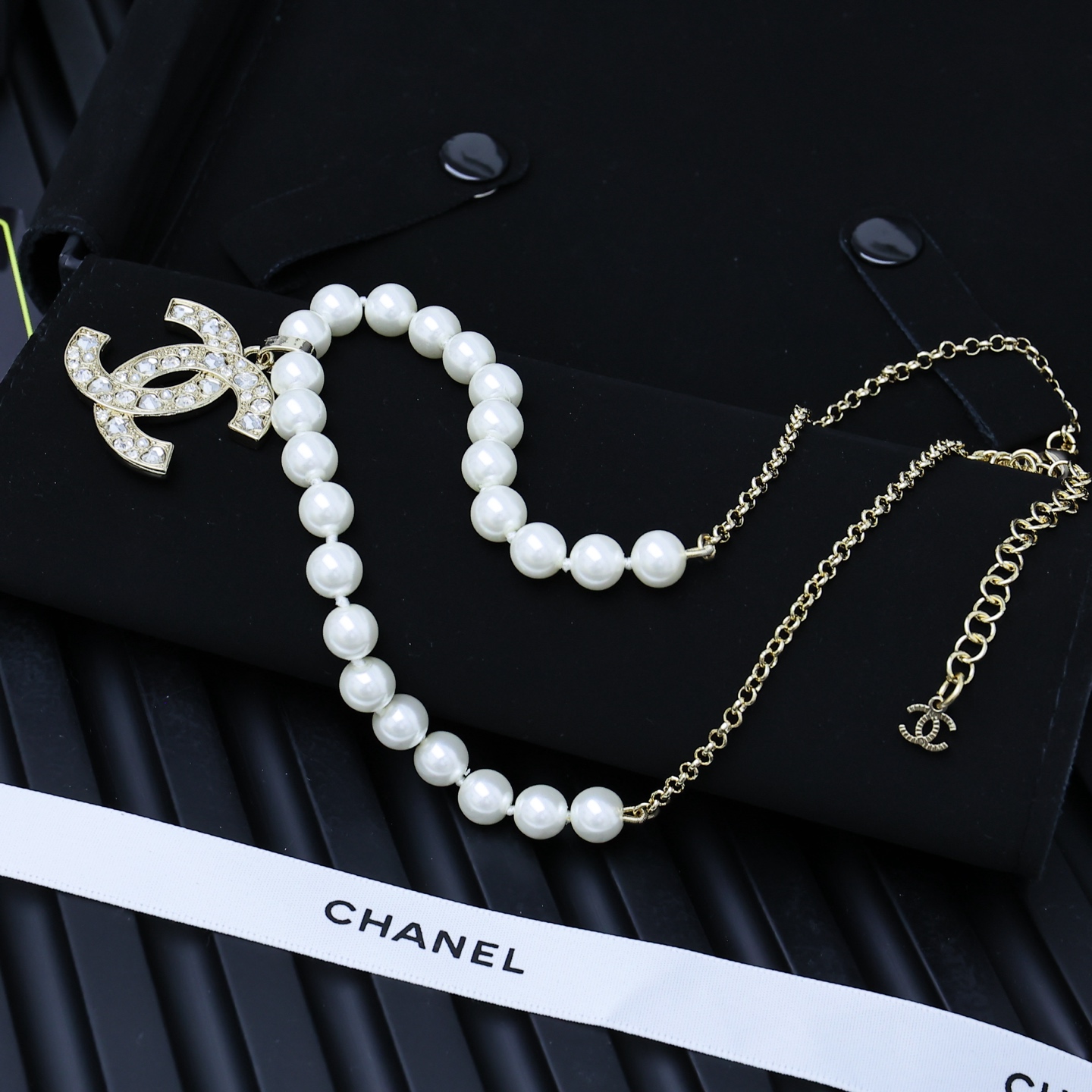  Chanel25。爆款浅金色星星+爱心大双C字母
珍珠项链110055