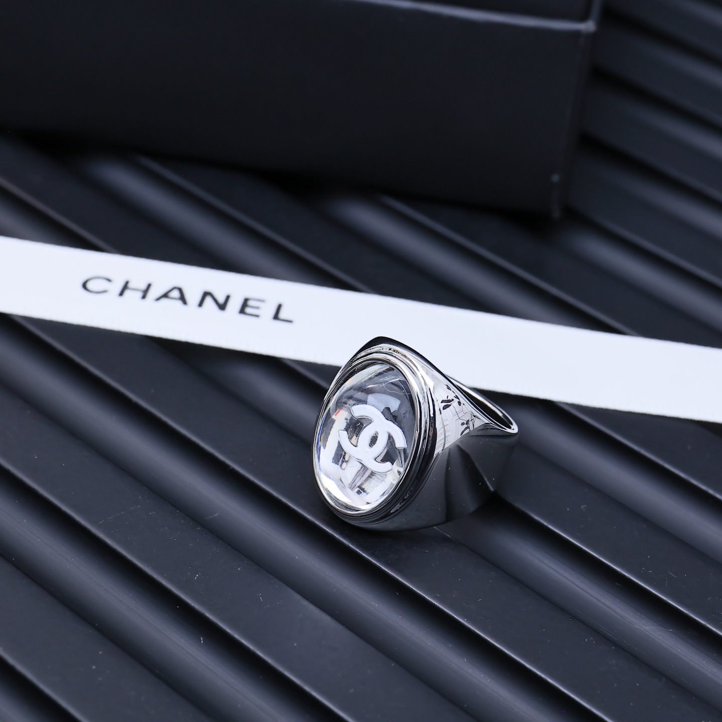 Chanel25s |银色镜面椭圆戒指椭圆系列耳钉+项链哇!这个系列太好看了~亮亮的 水灵灵的 和夏天的