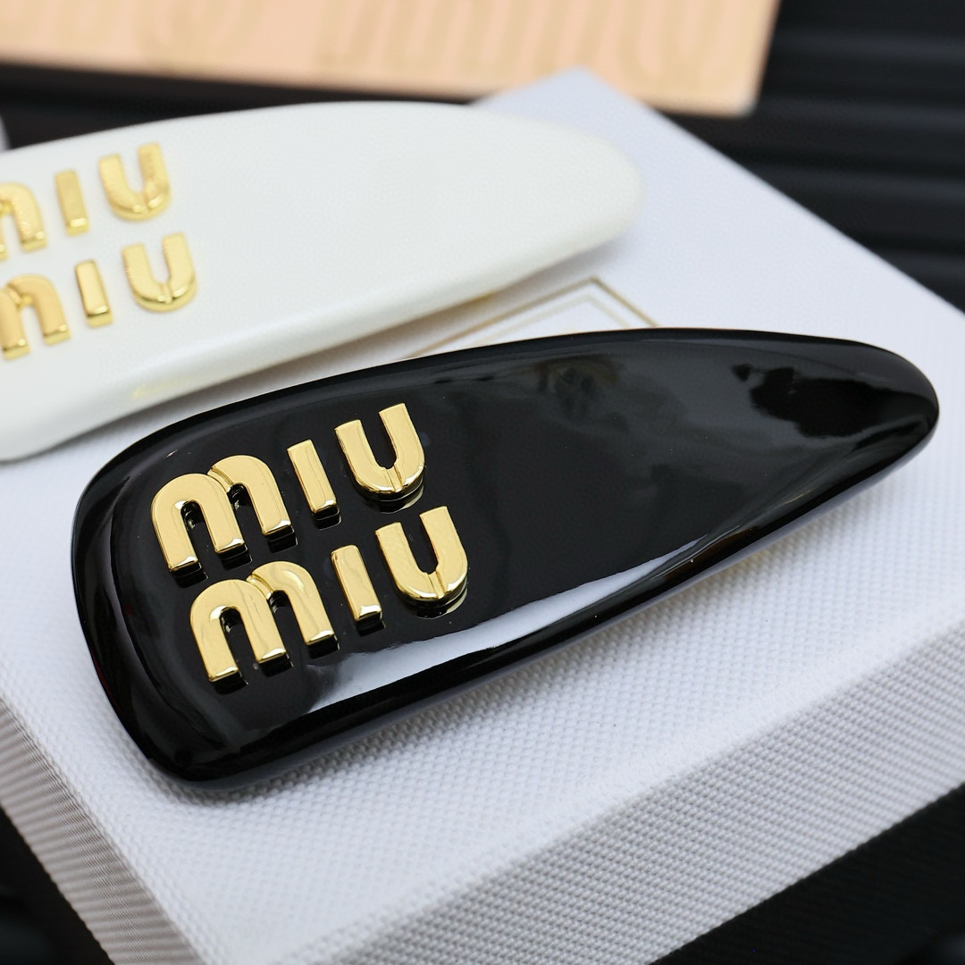 Miu Miu miumiu。糖果色面包发夹