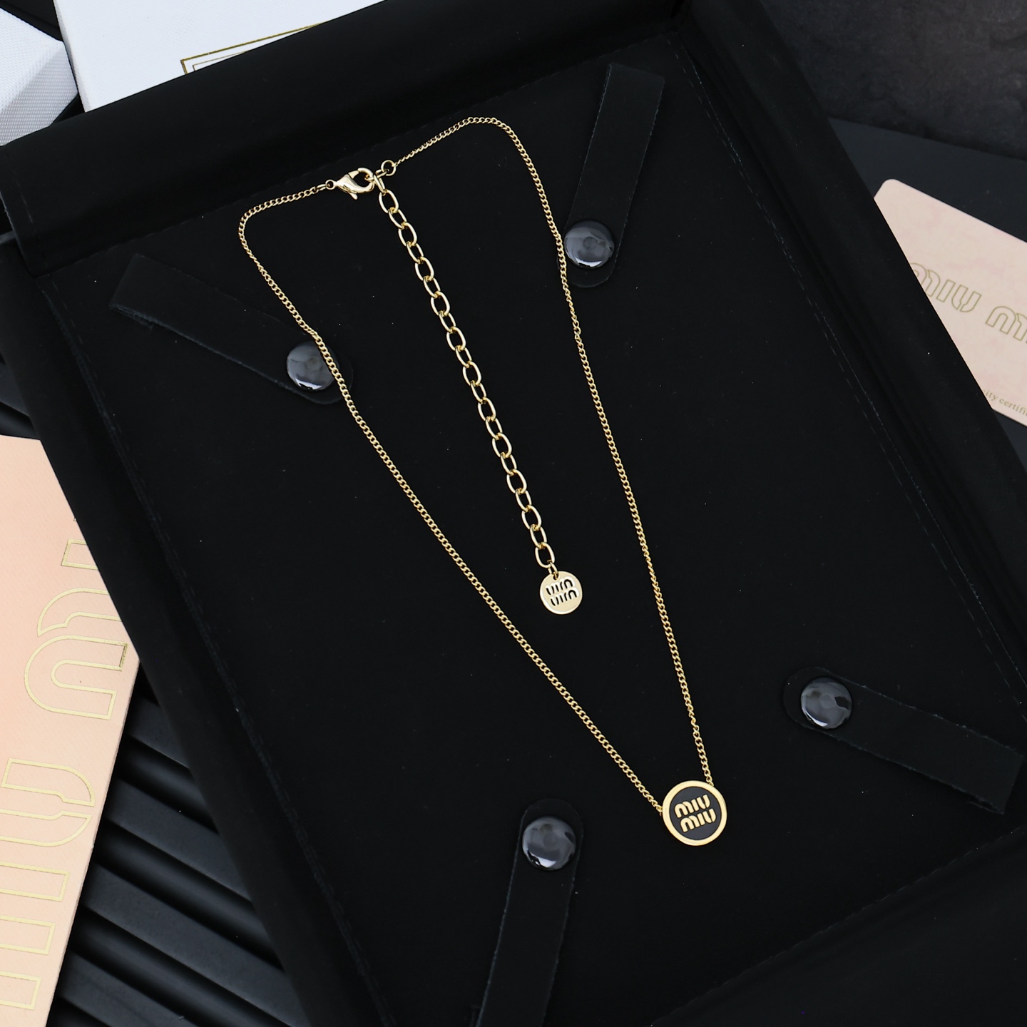 Miu Miu Candy Button Necklace: Super-Simplistic Logo Design with Beauty in Detail - 图片 5