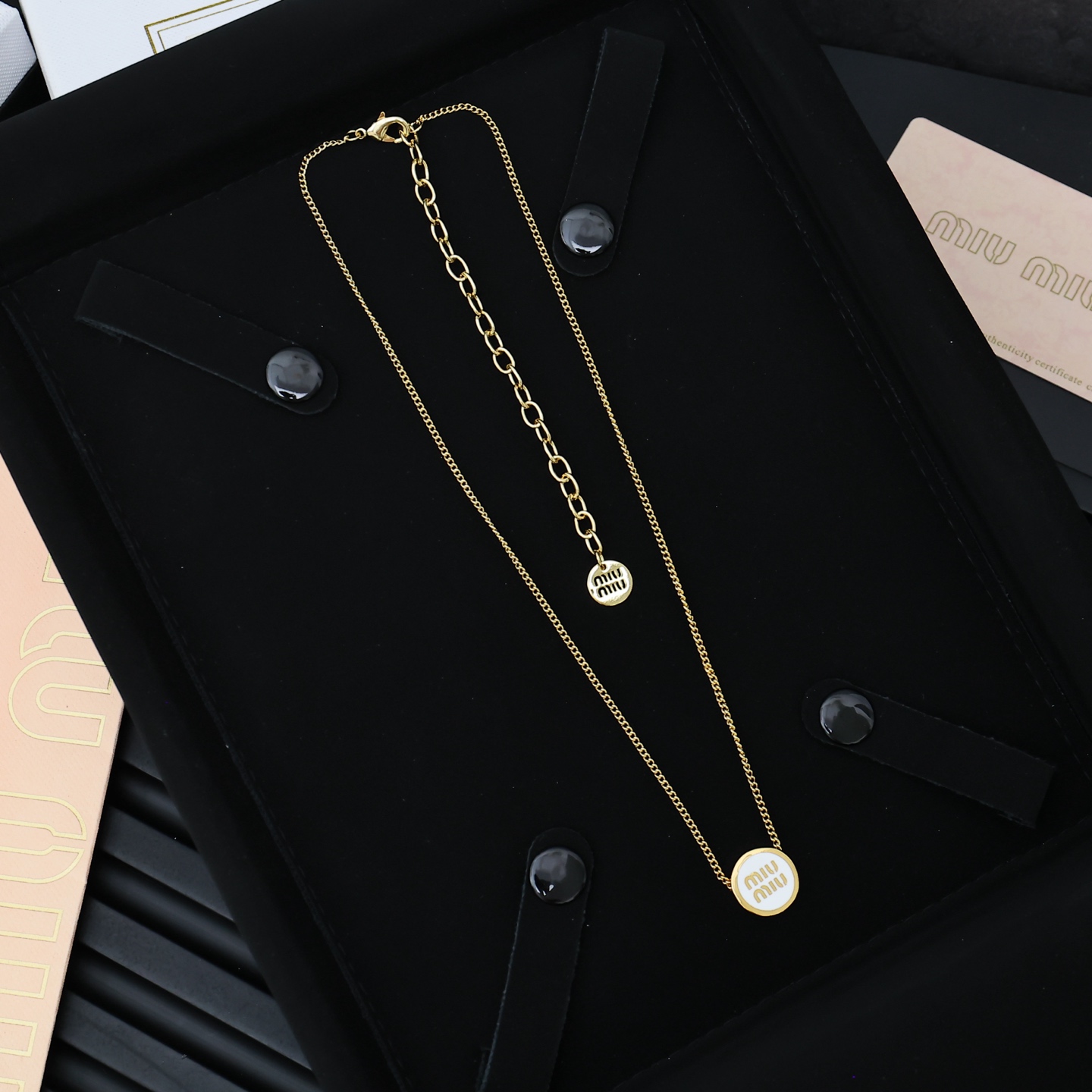 Miu Miu Candy Button Necklace: Super-Simplistic Logo Design with Beauty in Detail - 图片 6