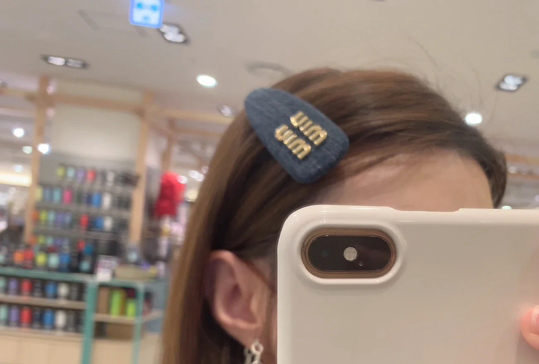 Miu Miu miumiu。糖果色面包发夹