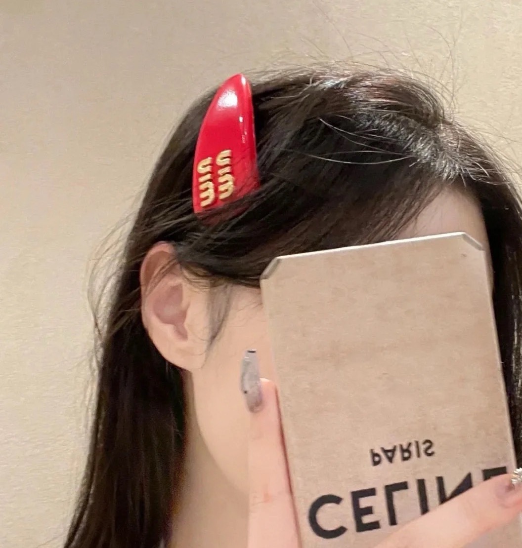 Miu Miu miumiu。糖果色面包发夹
