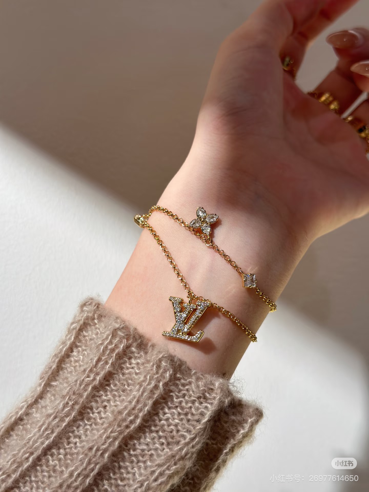Louis Vuitton LV 新款 LADY LV满钻字母双层手链