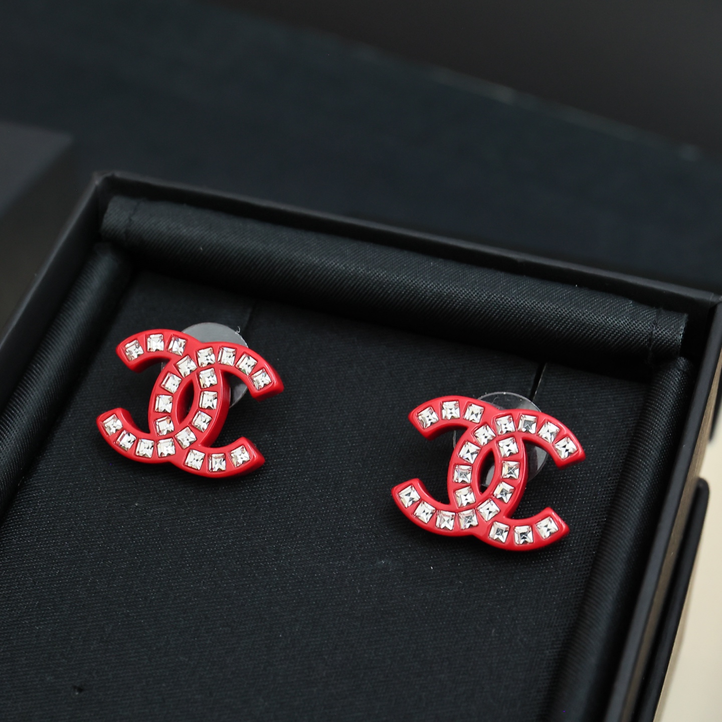 Chanel Chanel 亚克力双C耳钉