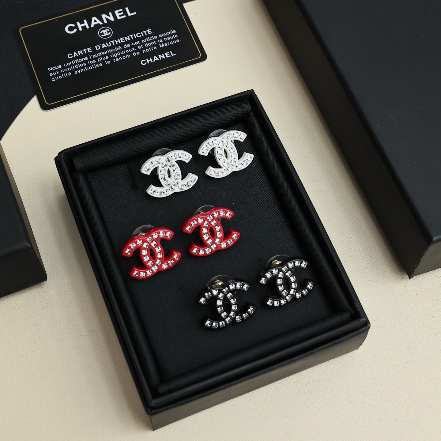 Chanel Chanel 亚克力双C耳钉