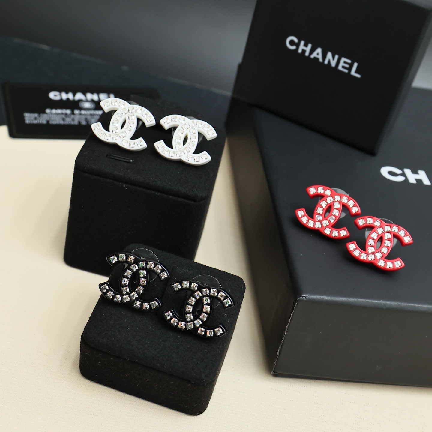 Chanel Chanel 亚克力双C耳钉