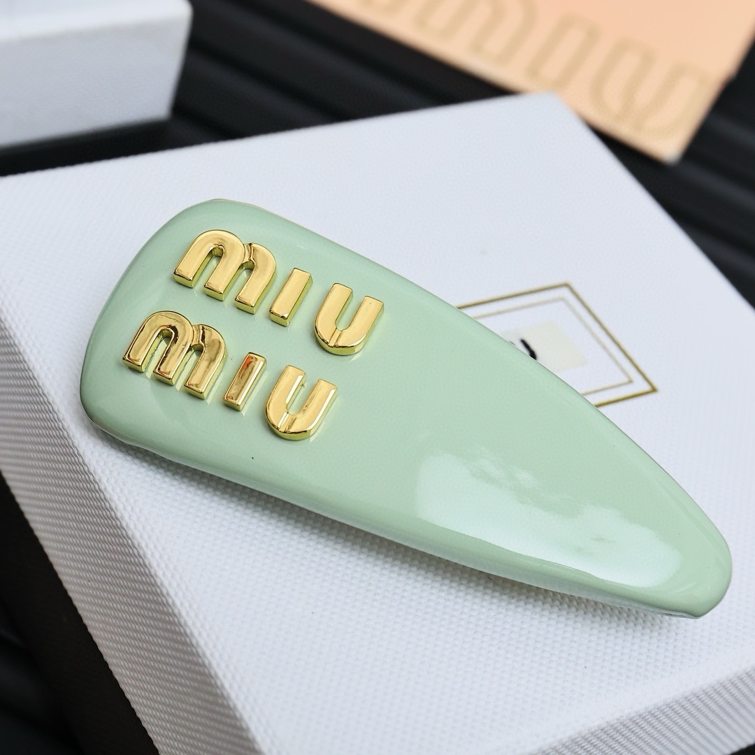 Miu Miu miumiu。糖果色面包发夹