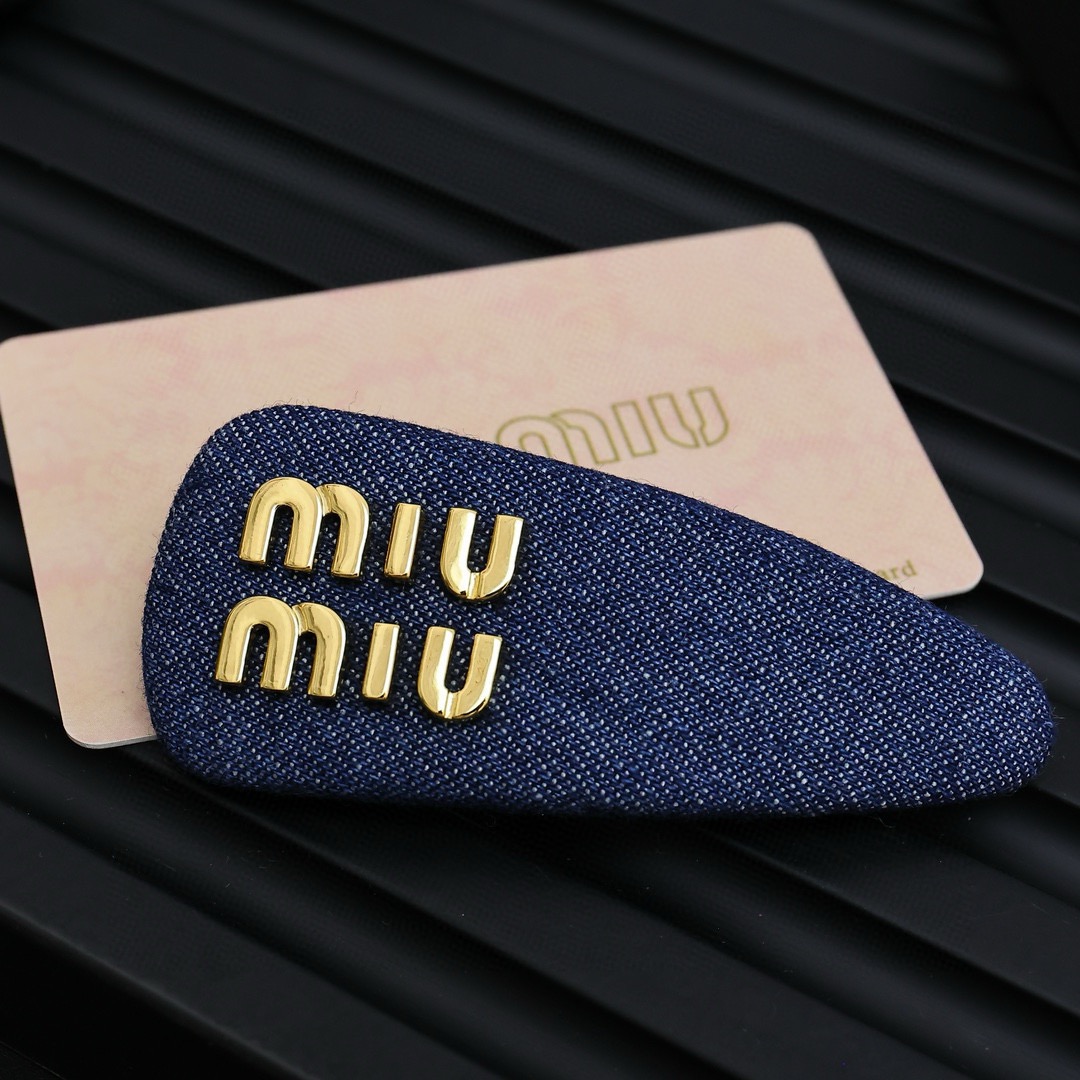 Miu Miu miumiu。糖果色面包发夹