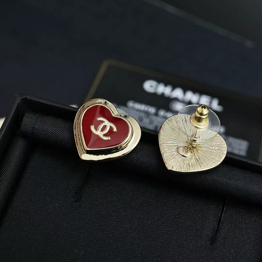 Chanel Chanel26P爱心耳钉