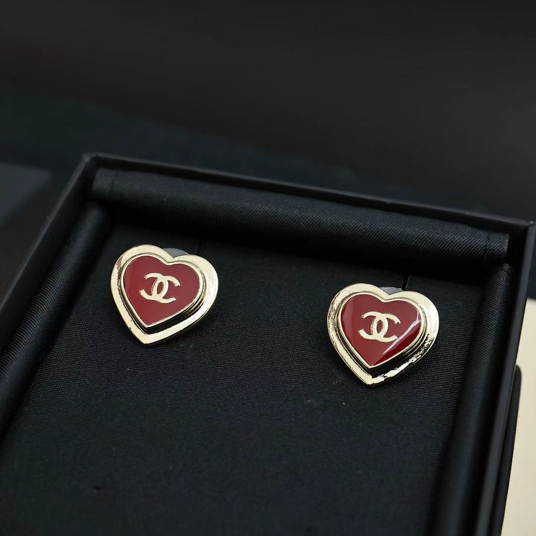 Chanel Chanel26P爱心耳钉