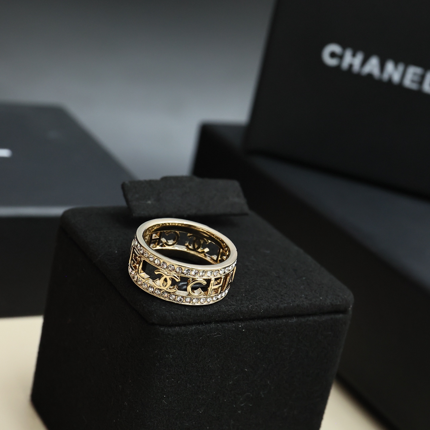 Chanel CHANEL 镂空字母戒指