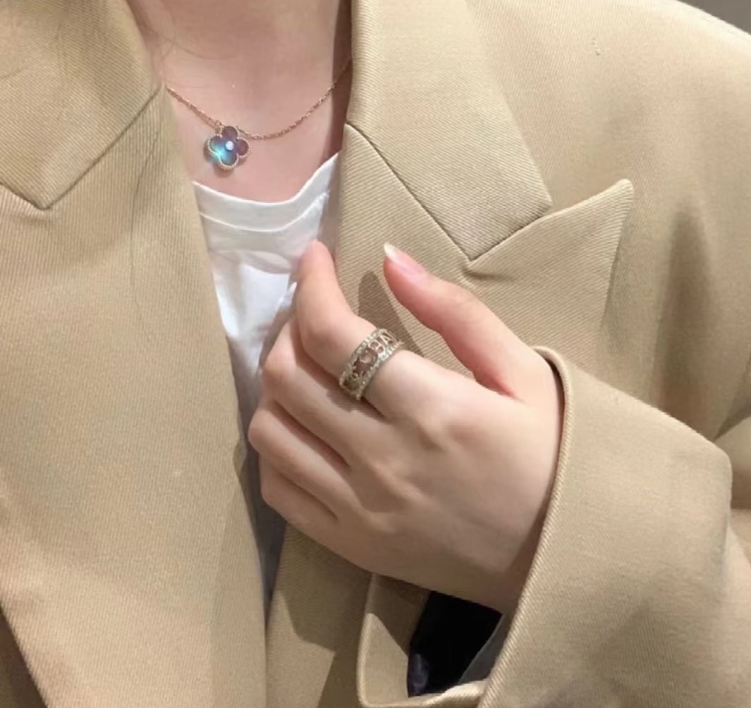 Chanel CHANEL 镂空字母戒指