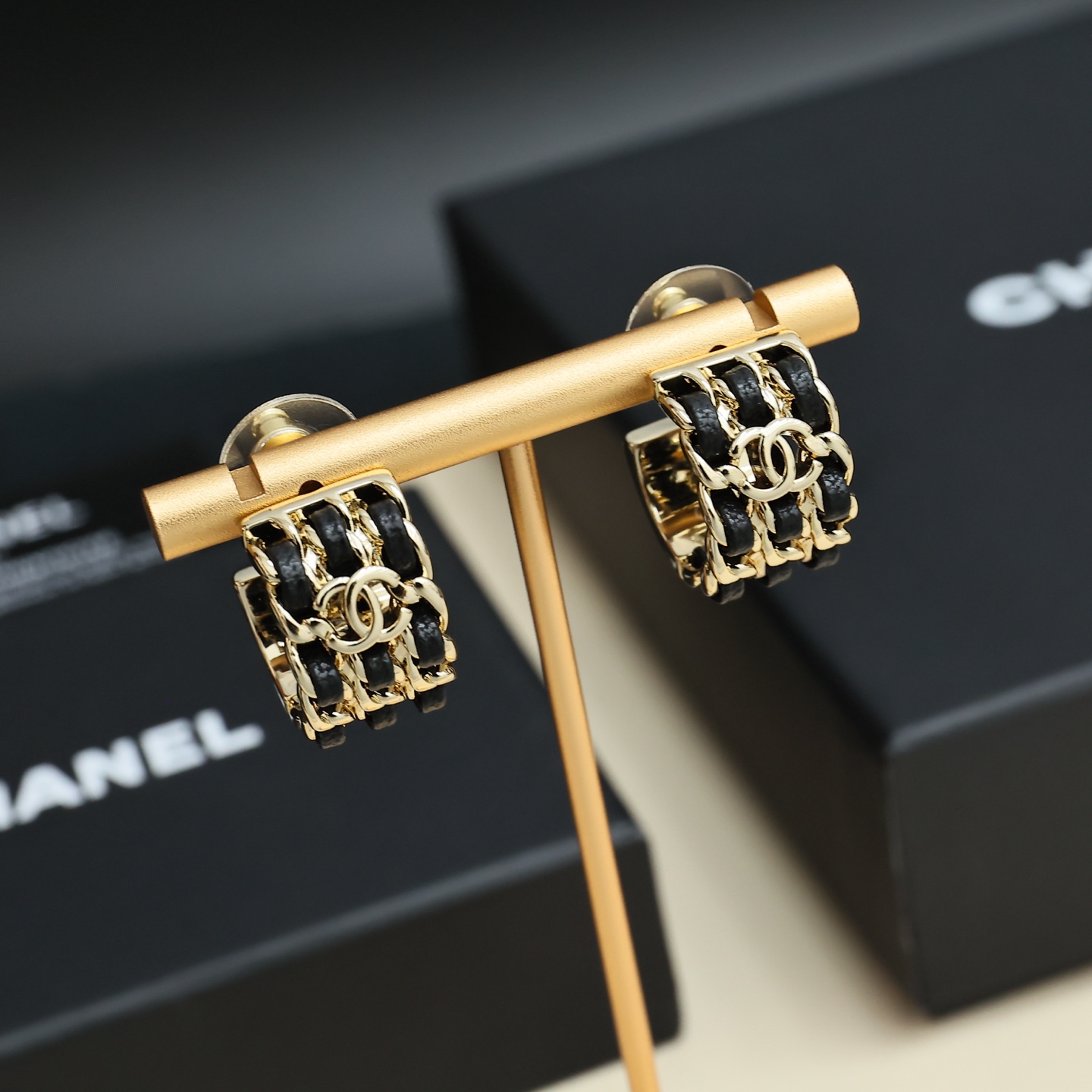 Chanel Chanel黑色皮穿链条耳钉