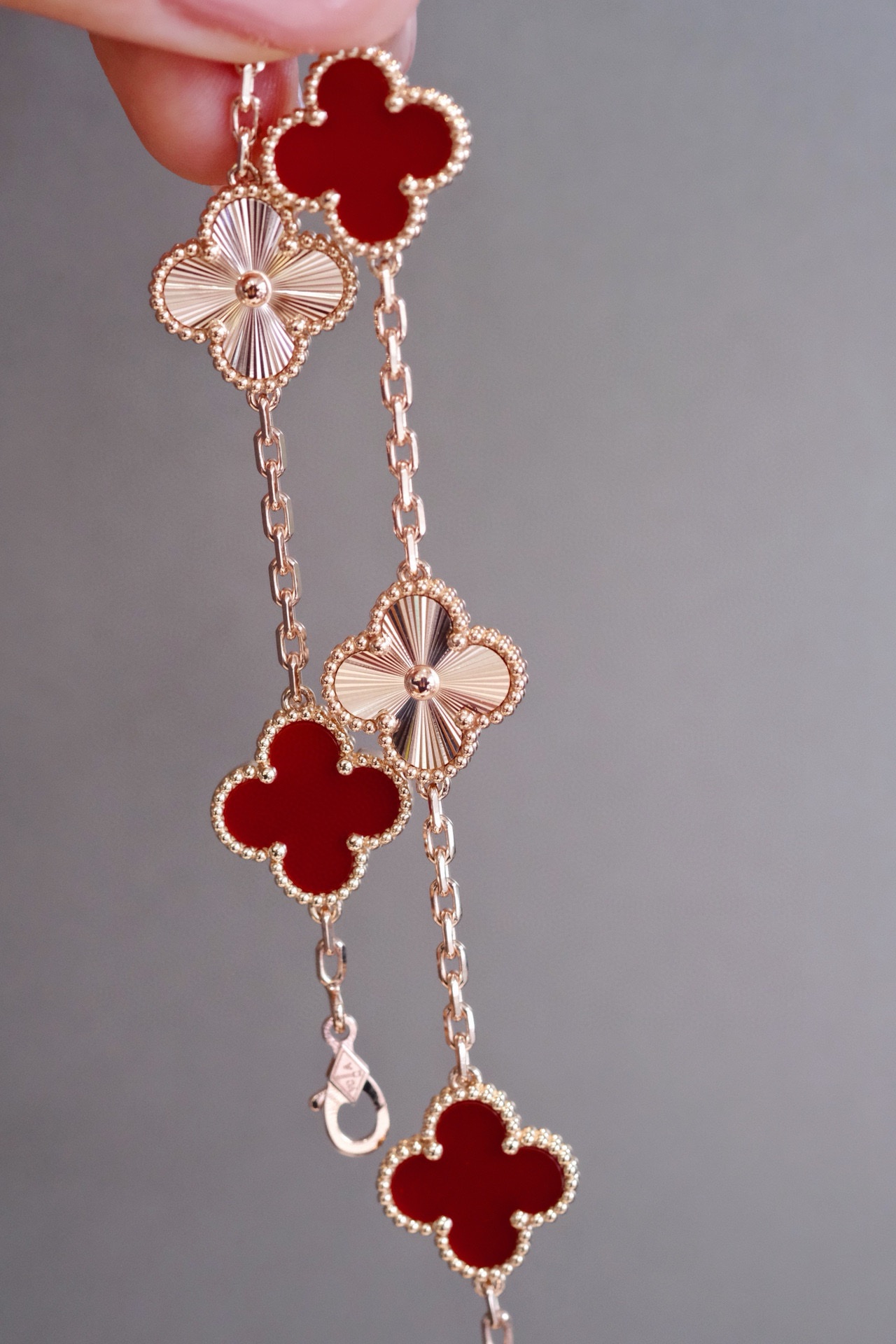 Van Cleef & Arpels 5-Motif Laser Red Bracelet - Comprehensive 7