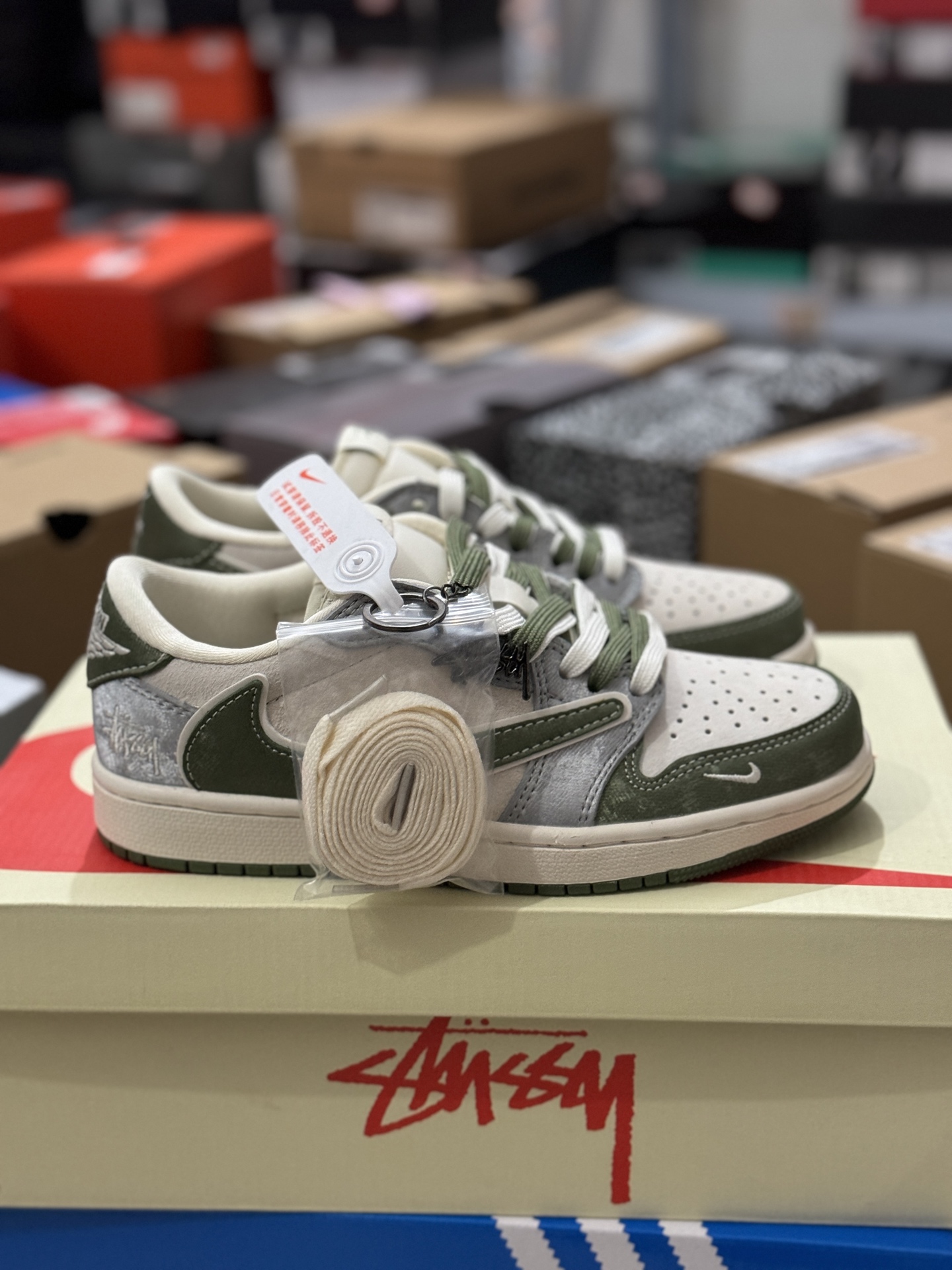 🛒放假倒计时❗❗
🉑发货已经没几天咯，早买还有时间退换⚠️
看中款式带图联系我哦～