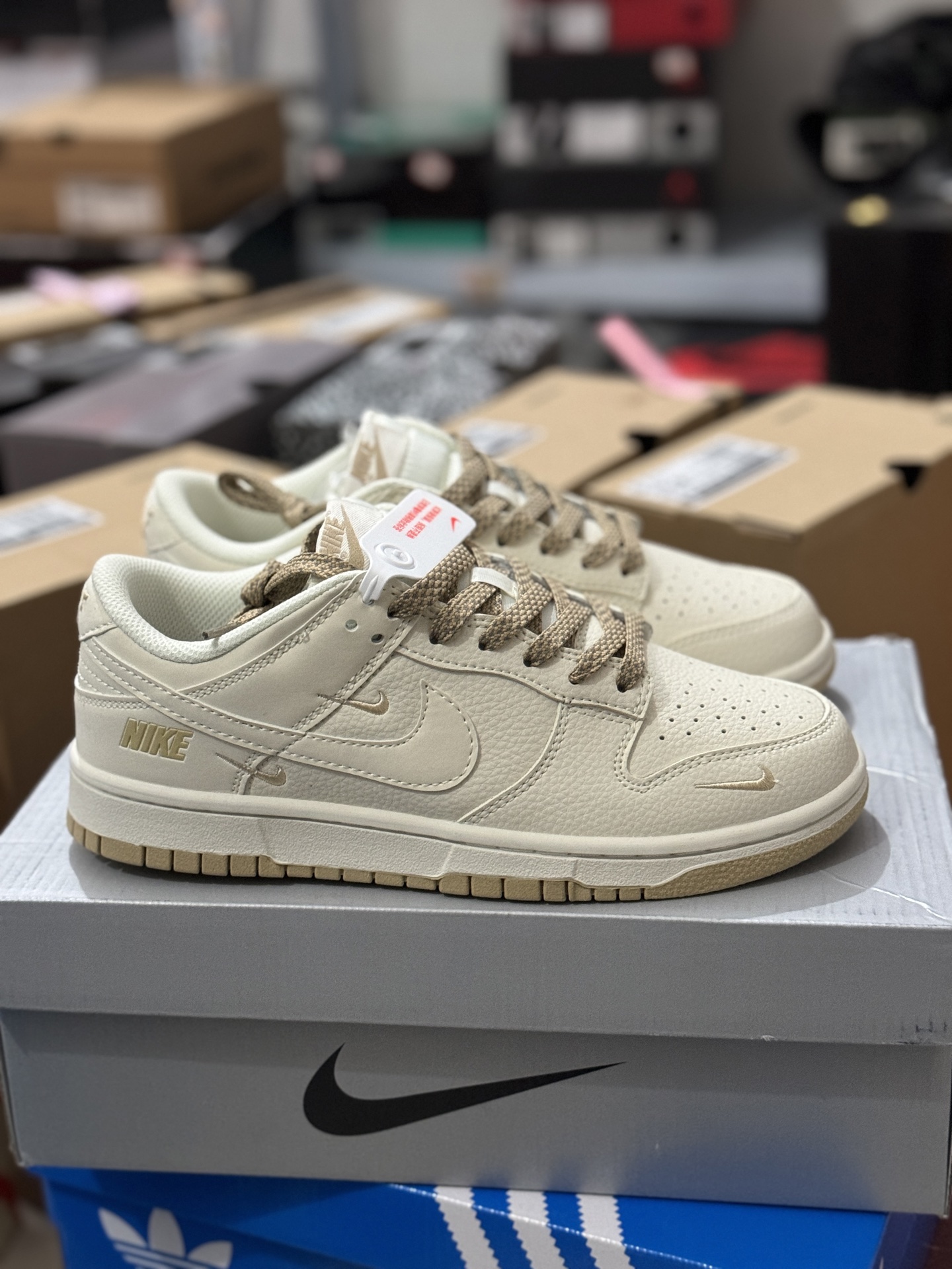 🛒放假倒计时❗❗
🉑发货已经没几天咯，早买还有时间退换⚠️
看中款式带图联系我哦～