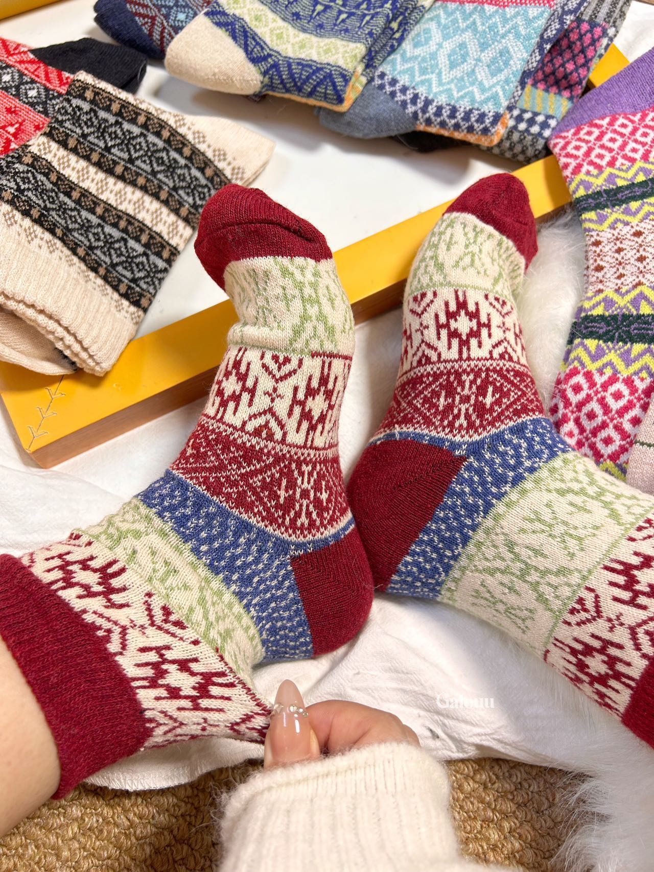 Vintage Totem Wool Socks - Comprehensive 3