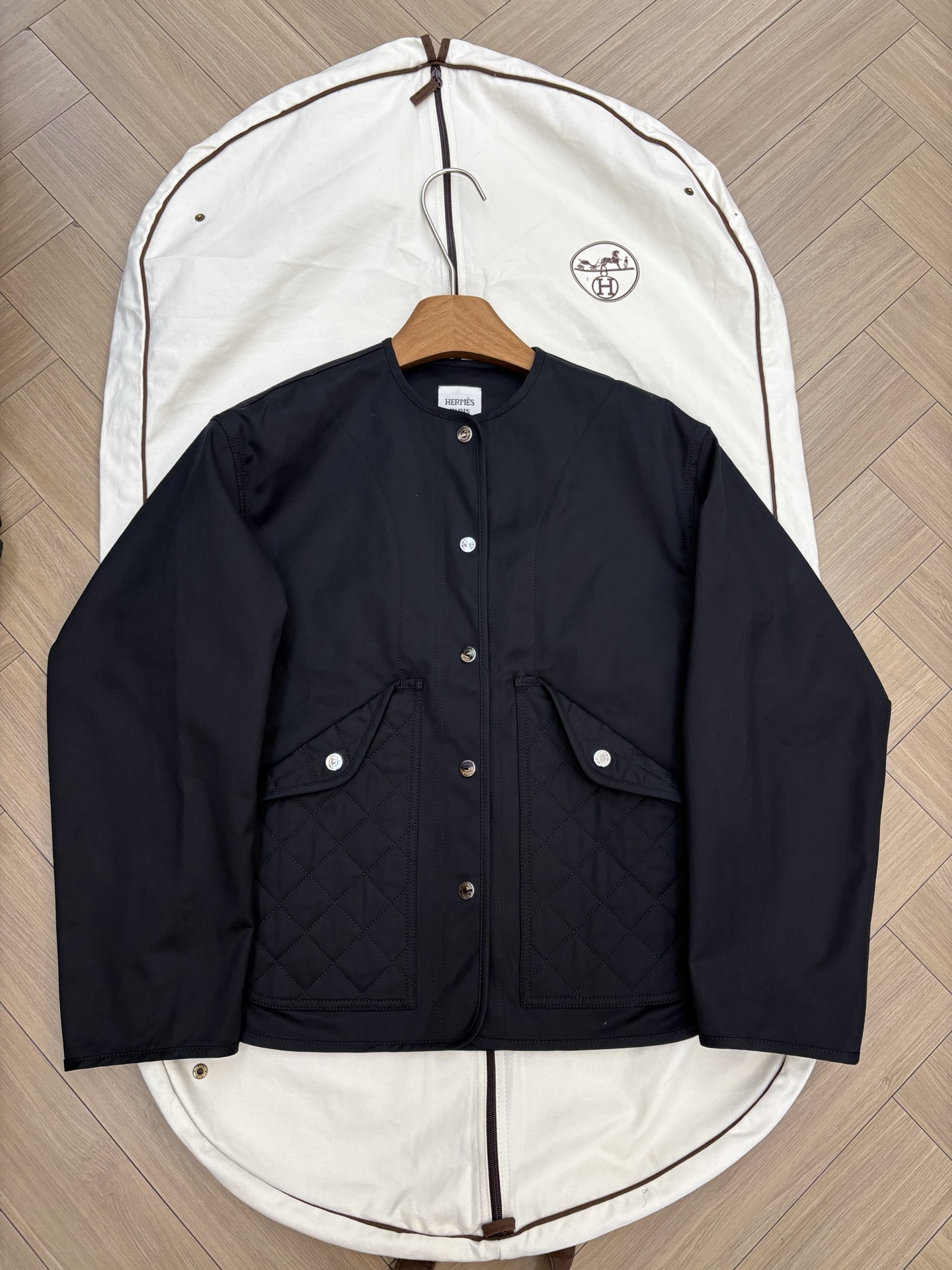 NO:713484,H new jacket, made of original double-layer soft cotton, customized in black, size 36/9 pieces, jackets & coats,19860909H新款外套 采用原版一致双层柔和棉定制黑色 尺码36/9件,,jackets & coats,,Women's clothing