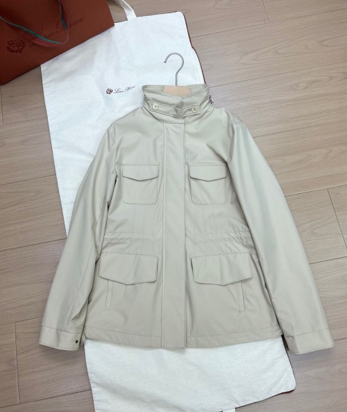 Women's Beige Traveler Jacket - Classic Windbreaker, Sizes 36, 38, 40 1 Women's Beige Traveler Jacket - Classic Windbreaker, Sizes 36, 38, 40