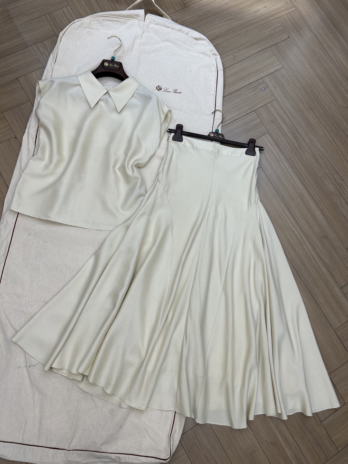 NO:506234,Popular skirt L new silk skirt yb custom size 36 38 40 spot supply, loro piano, skirts, real silk, alexander wang19860909爆款套裙 L新款真丝套裙 yb定制  尺码36 38 40现货供应,,loro piana,skirts,real silk,alexander wang,Women's clothing