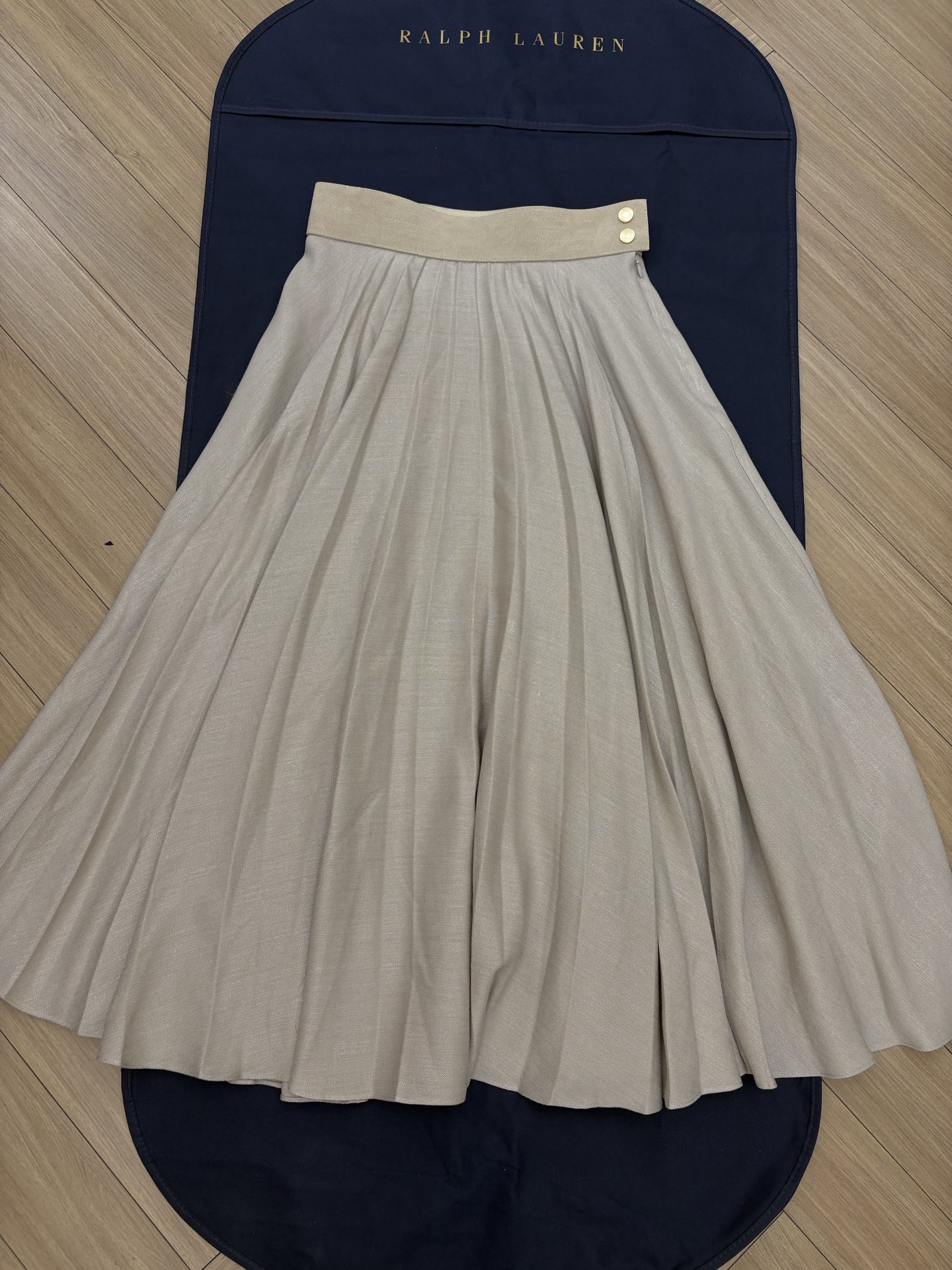 NO:798556,Customer order, replenishment order arrived, Ralph Lauren purple label skirt, real shot of large quantity, original customization, size 2 4 6,,skirts,19860909客户订单 补单到货 拉夫劳伦紫标半裙 大货实拍 原版定制 尺码2 4 6,,skirts,,Women's clothing