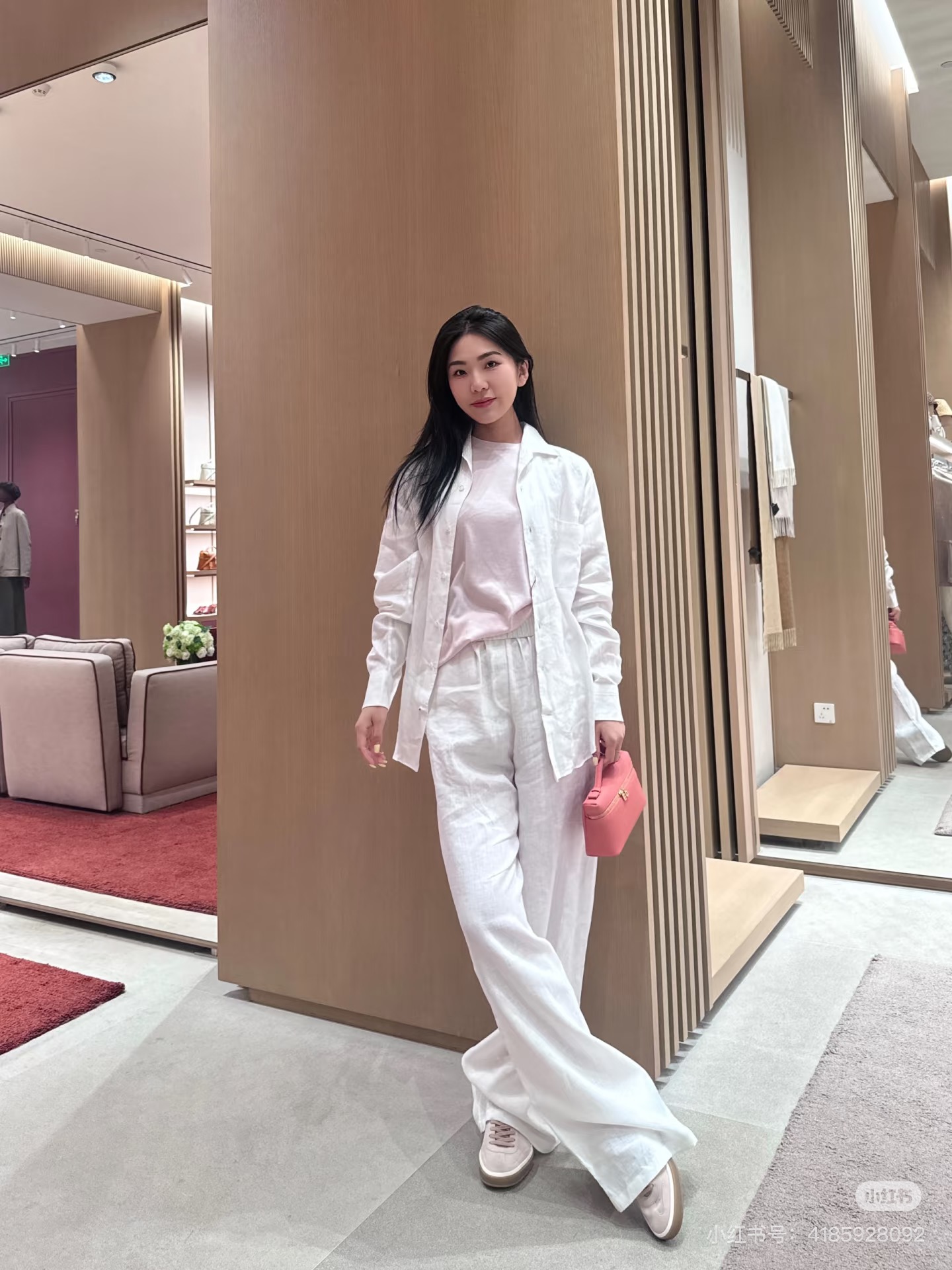 Loro Piana White Linen Set - Stylish and Comfortable Loungewear for Women 4 i1748938149888 7134 0 2